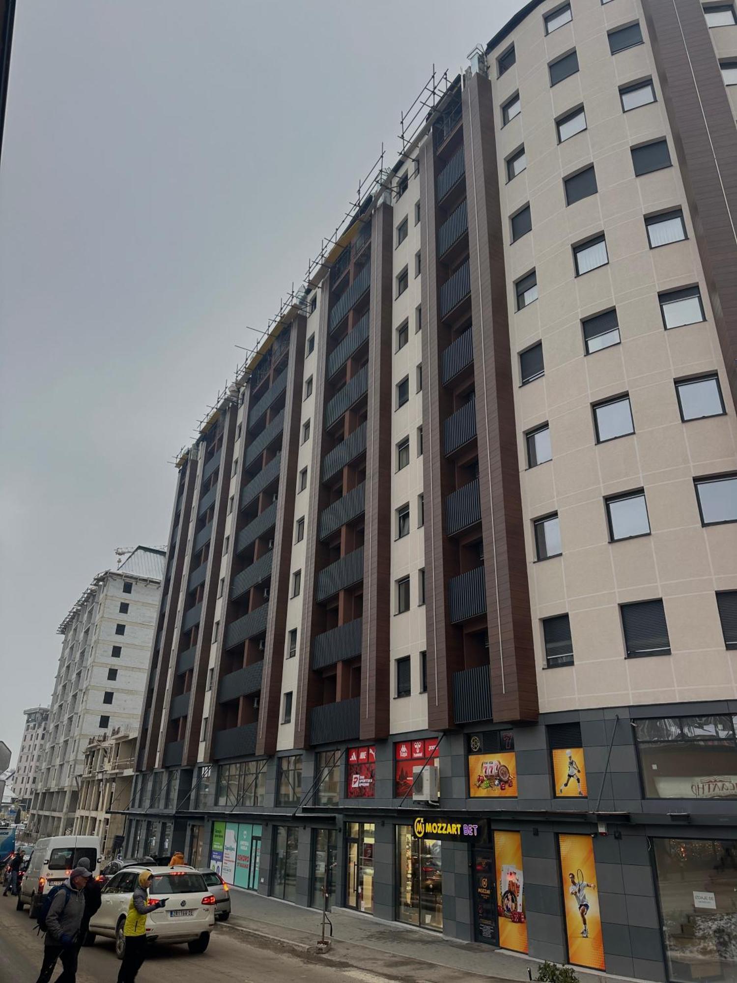 S Balkan Square